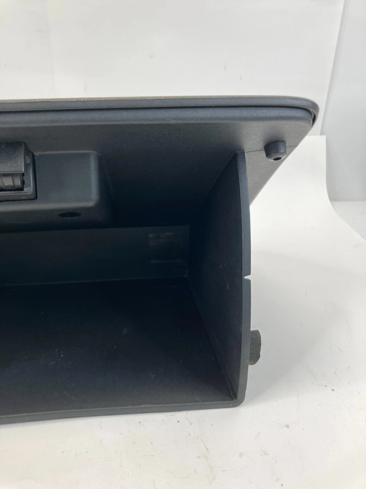 2008 2009 2010 2011 FORD FOCUS GLOVE BOX STORAGE COMPARTMENT ASSEMBLY OEM