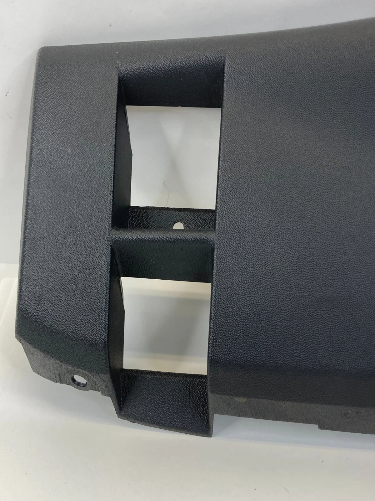 2004-2007 CADILLAC CTS FRONT LEFT SIDE INSTRUMENT PANEL KNEE BOLSTER ASSY OEM