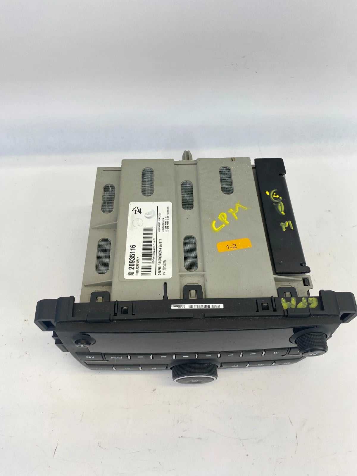 2009-2012 CHEVROLET TRAVERSE AM/FM RADIO RECEIVER CD DISC PLAYER STEREO 20935116