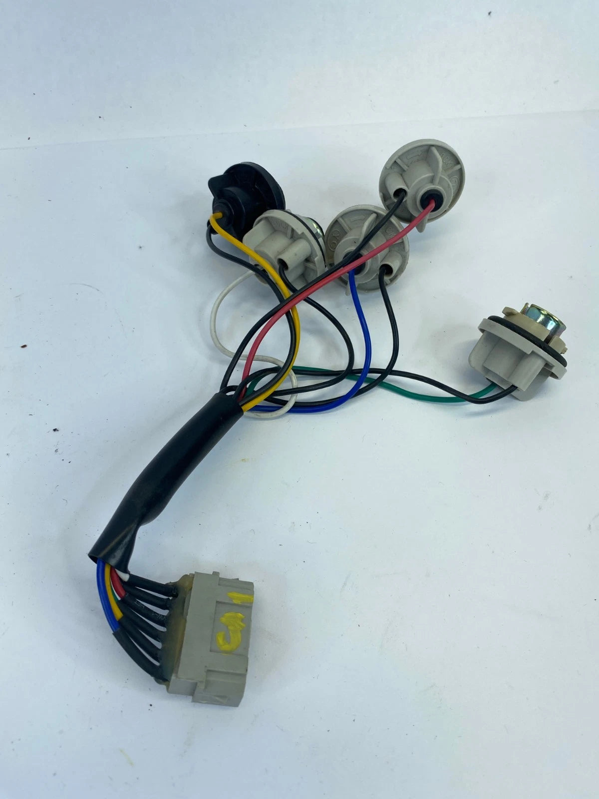 1999-2005 VOLKSWAGEN JETTA REAR TAILLIGHT BULB SOCKET WIRING HARNESS PIGTAIL OEM