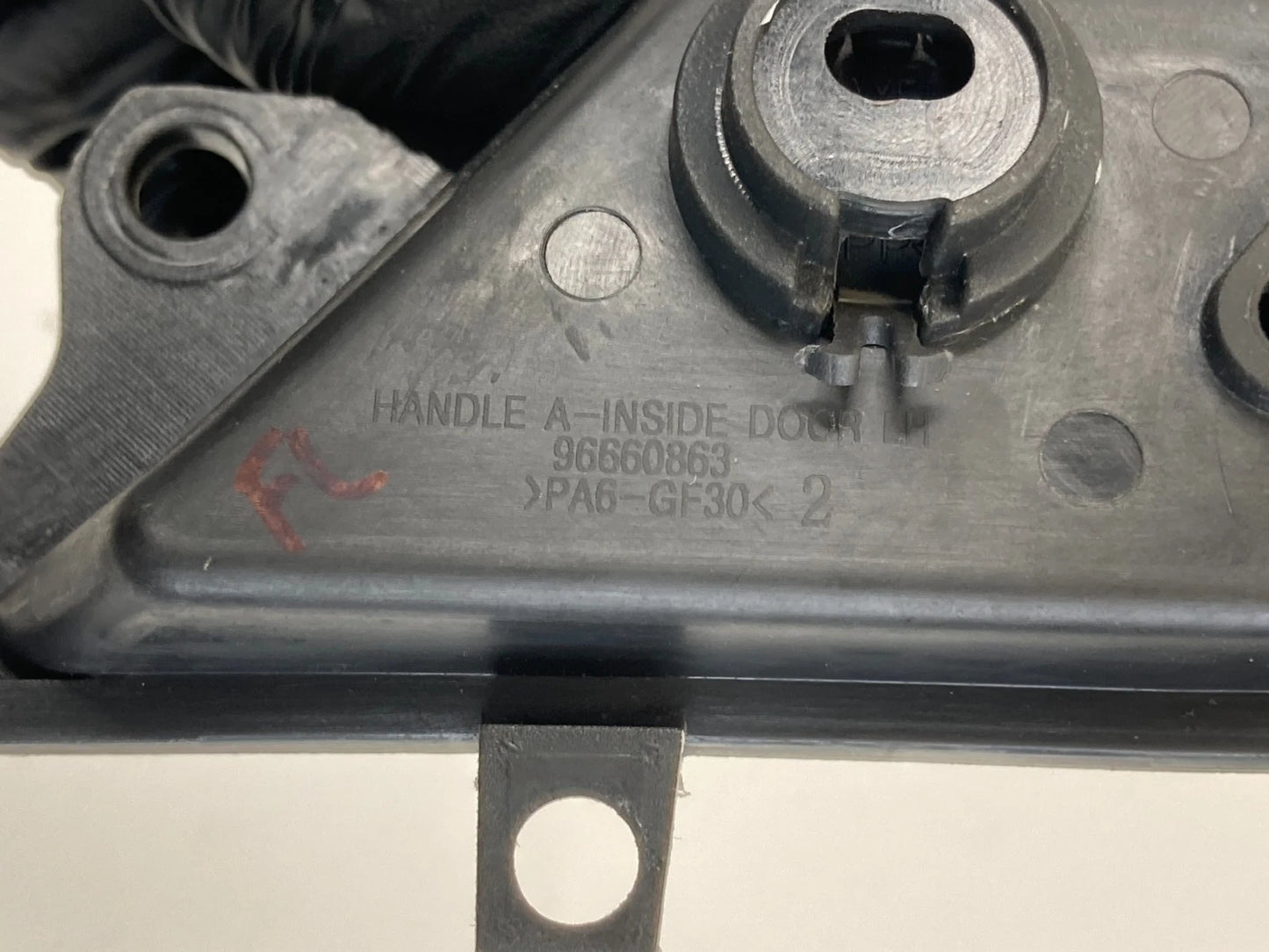 2012-2015 CHEVROLET CAPTIVA SPORT FRONT LEFT SIDE INTERIOR DOOR HANDLE 96660863
