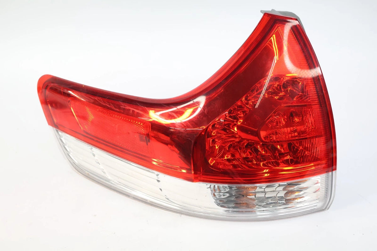 2011-2014 TOYOTA SIENNA REAR LEFT DRIVER OUTER LED TAILLIGHT TAILLAMP OEM