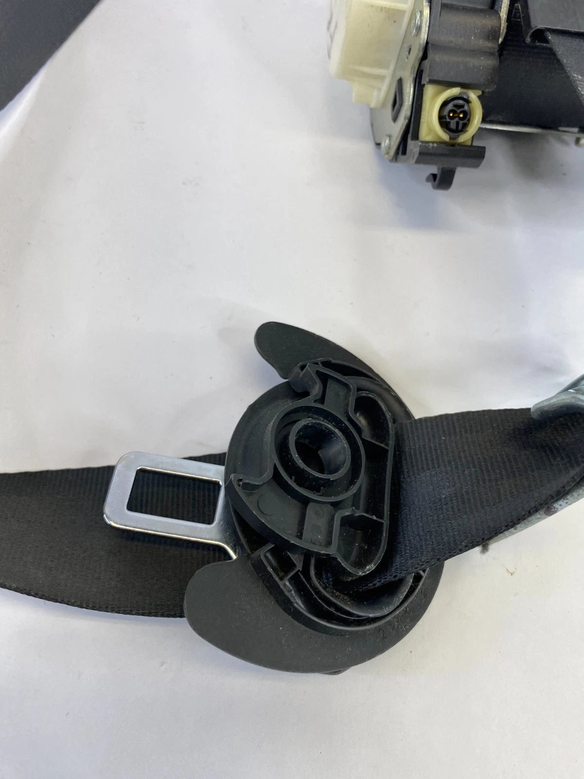 2011-2018 VW VOLKSWAGEN JETTA SEDAN FRONT RIGHT SEAT BELT RETRACTOR 5C6-857-706C