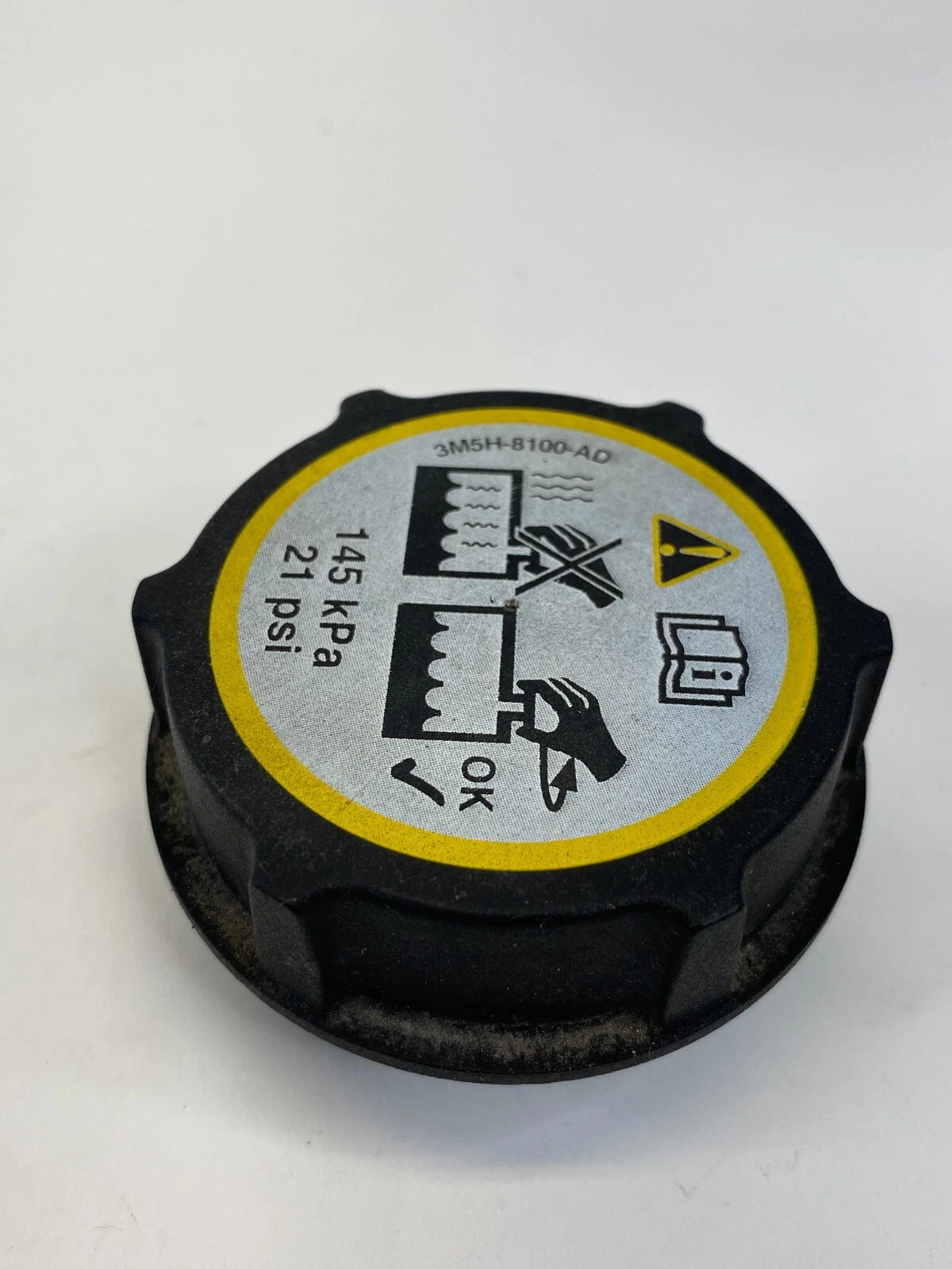 2008-2015 VOLVO XC70 3.2 RADIATOR COOLANT RESERVOIR TANK CAP LID