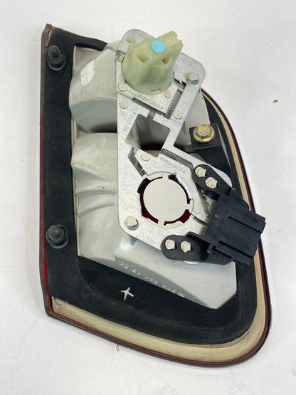 99-03 MERCEDES-BENZ CLK430 REAR RIGHT SIDE INNER TAILLIGHT LAMP 2088201264 OEM