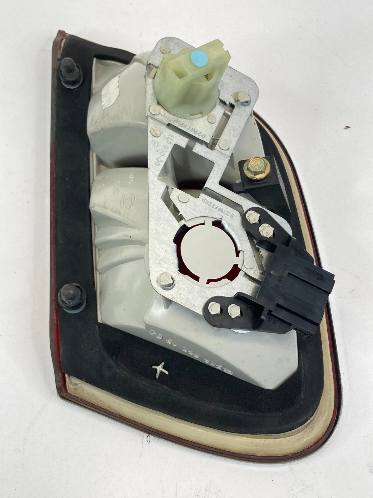 99-03 MERCEDES-BENZ CLK430 REAR RIGHT SIDE INNER TAILLIGHT LAMP 2088201264 OEM