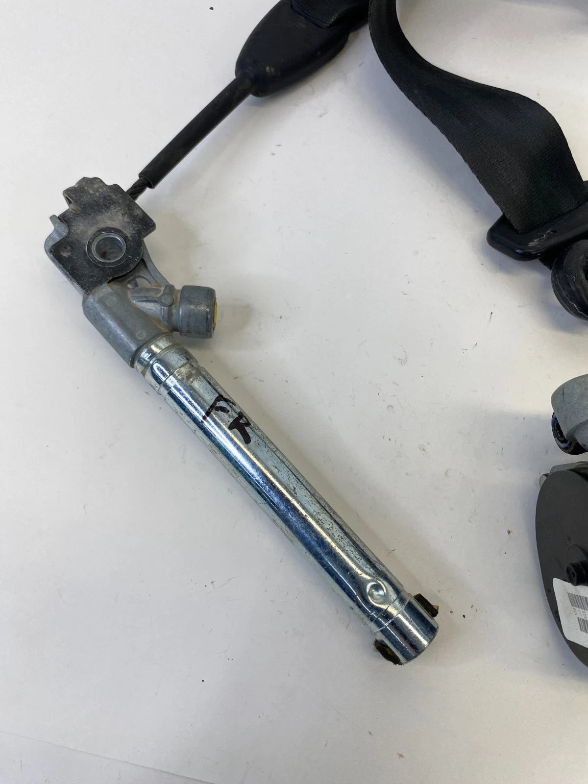 2013-2018 FORD FOCUS FRONT RIGHT PASSENGER SEAT BELT RETRACTOR SHOULDER LAP OEM