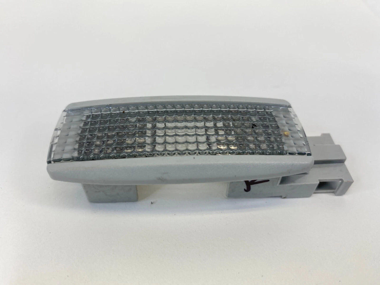 1998-2005 VOLKSWAGEN PASSAT RIGHT SUNVISOR LAMP SUN VISOR VANITY LIGHT 3B0947113
