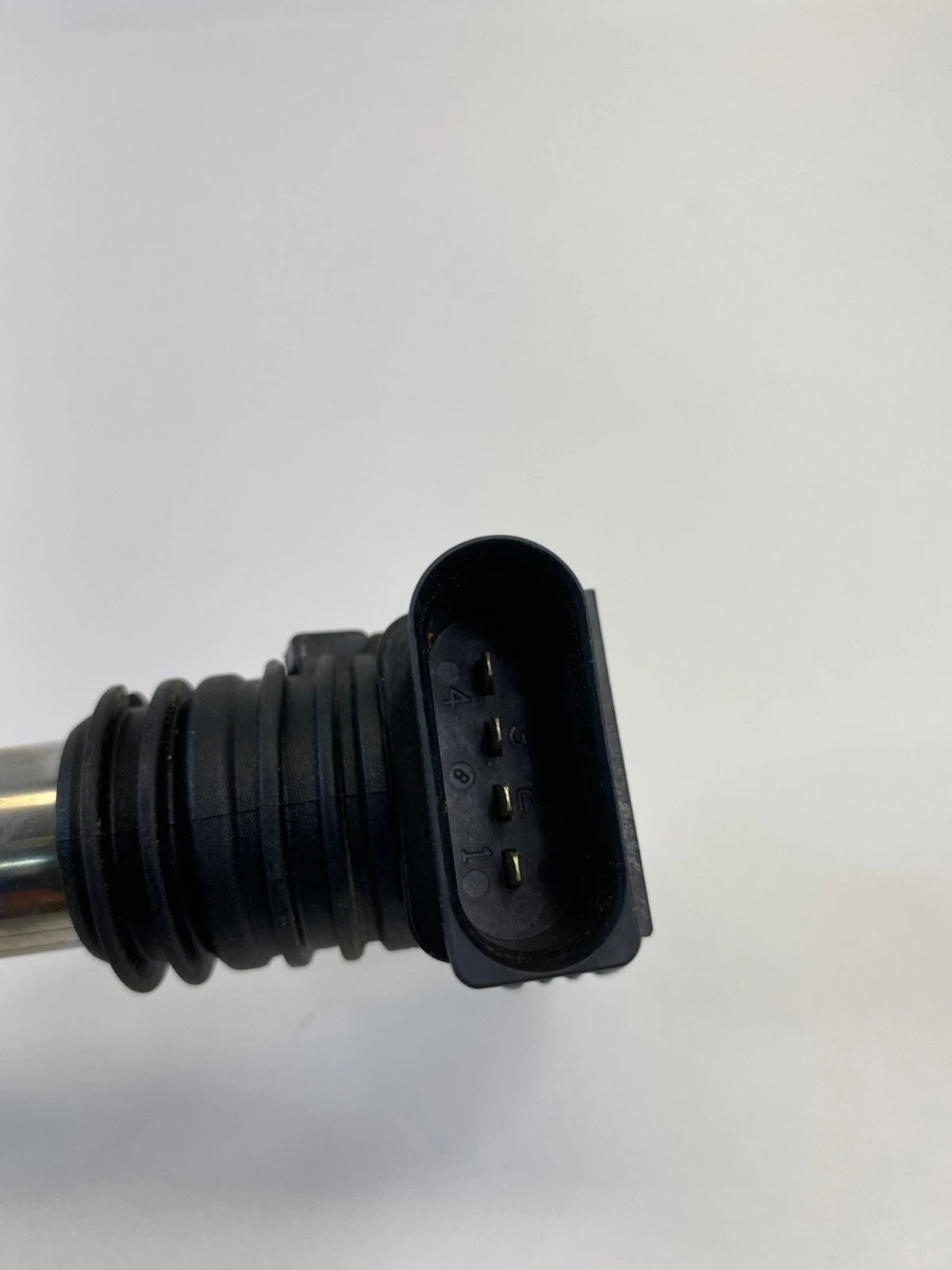 00-05 VOLKSWAGEN PASSAT 01-05 JETTA 1.8L AT IGNITION COIL IGNITER 06B905115R OEM