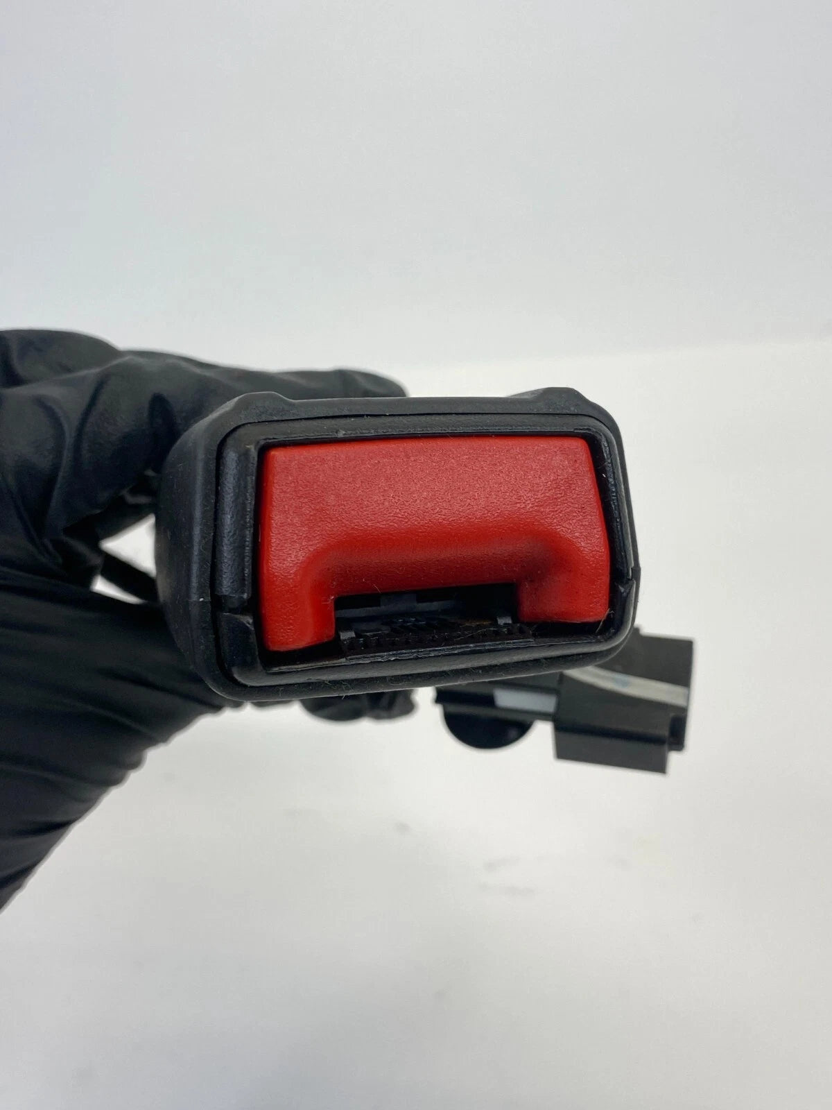 2011-2016 CHEVY CRUZE FRONT RIGHT PASSENGER SIDE SEAT BELT BUCKLE 618680800 OEM