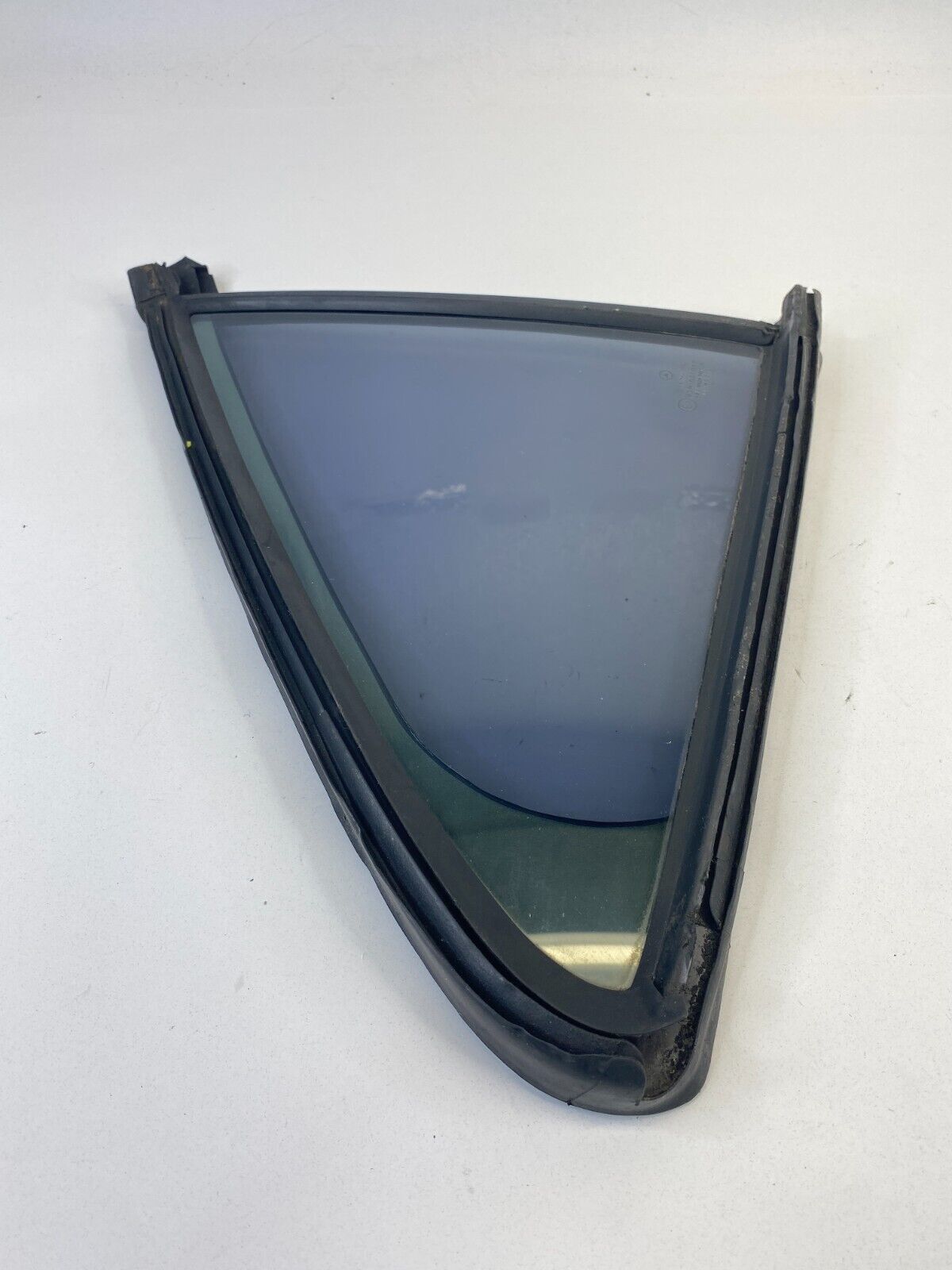 00-02 Mercedes-Benz S500 Rear Right Side Quarter Vent Window Glass 2207300220