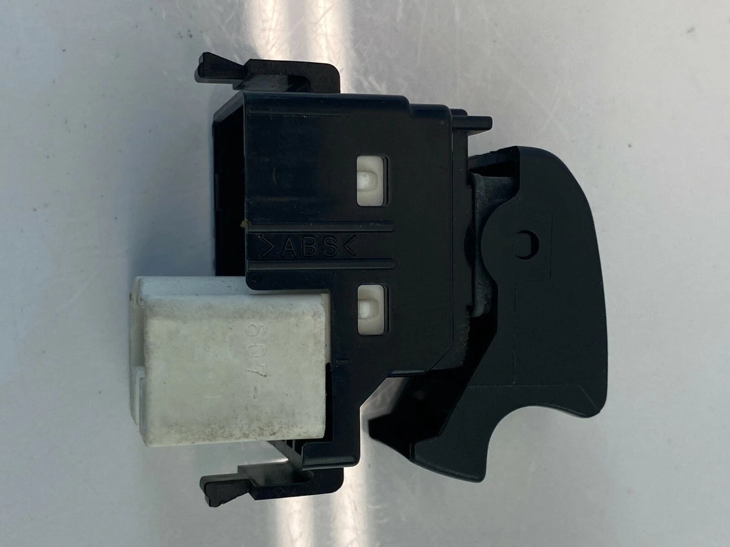 2004-2009 TOYOTA PRIUS 03-08 TOYOTA AVALON REAR RIGHT DOOR WINDOW BUTTON SWITCH