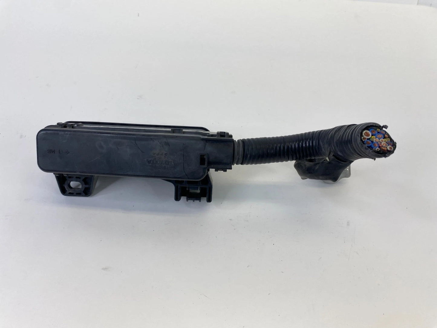 2002 2003 2004 TOYOTA AVALON ENGINE SMALL FUSE BOX RELAY COMPARTMENT