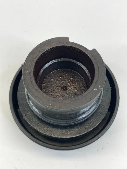 2006-2011 CADILLAC CTS 3.6L AT ENGINE OIL FILLER CAP LID TOP COVER SAE 5W-30 OEM
