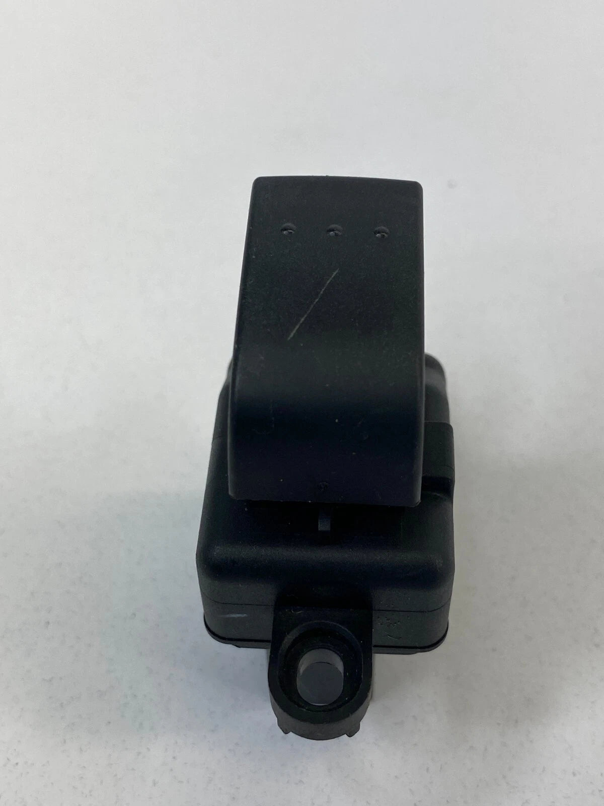 2004-2009 MAZDA 3 MAZDA3 REAR RIGHT SIDE DOOR WINDOW CONTROL SWITCH D397-66-370
