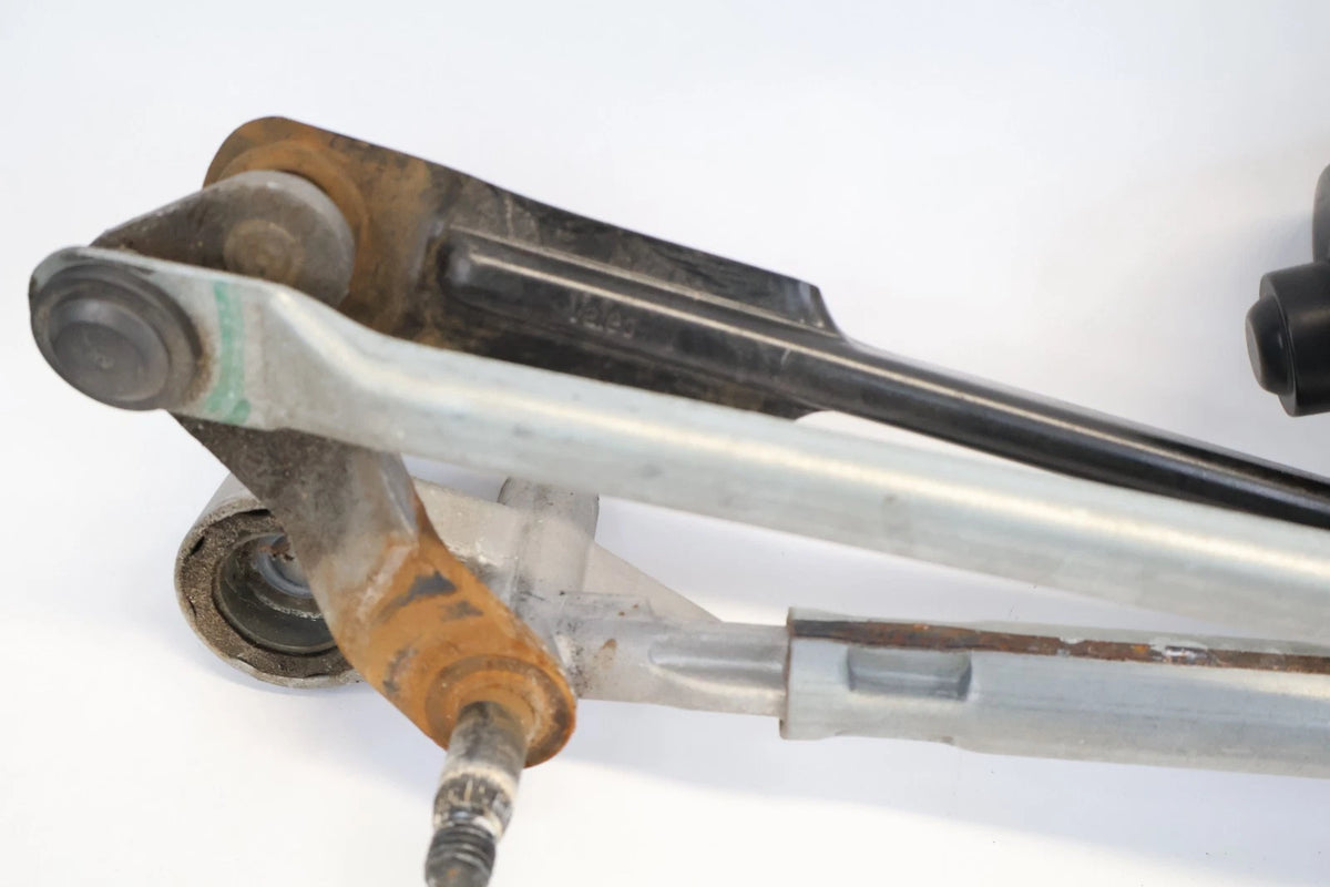 2006-2013 MERCEDES-BENZ W251 R350 R320 FRONT WIPER MOTOR W/ LINKAGE A2518200440