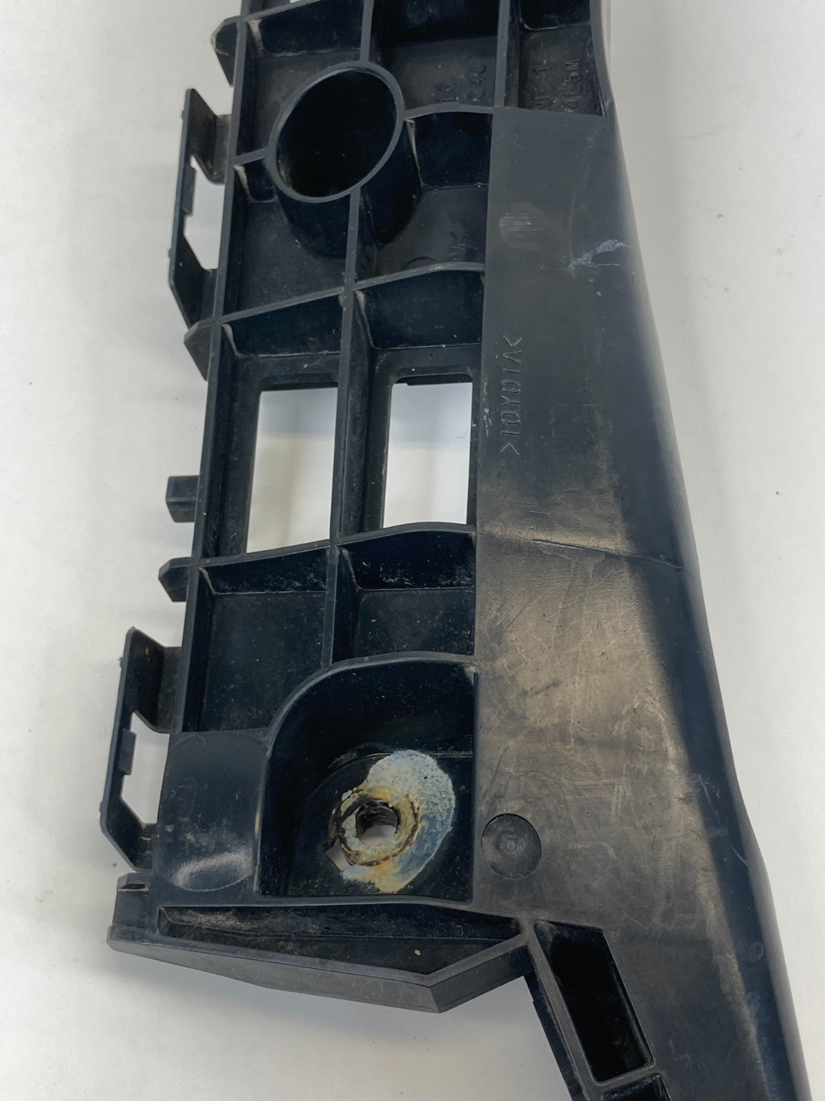10-15 Toyota Prius Front Left Driver Side Bumper Retainer Support Bracket OEM