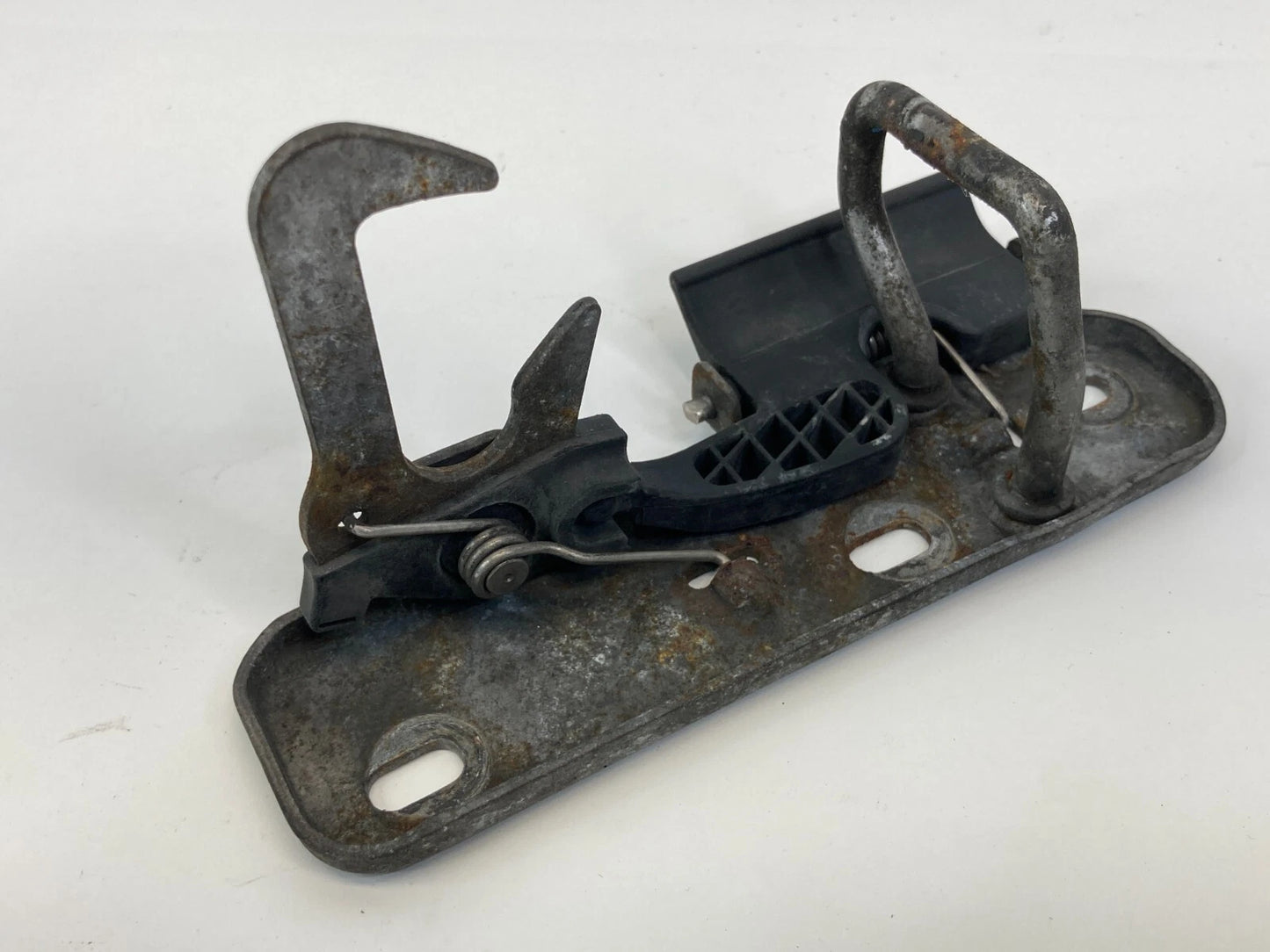 2009-2017 VW VOLKSWAGEN TIGUAN FRONT HOOD LOCK SAFETY CATCH RELEASE HOOK
