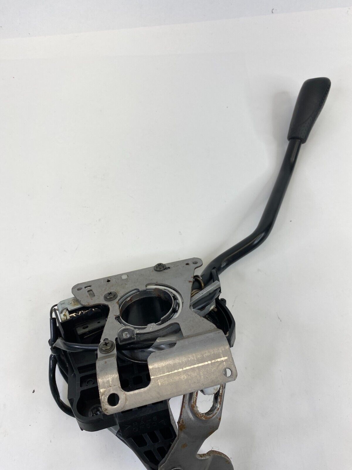 2002-2006 Mazda MPV 3.0L A/T Steering Column Gear Shif Shifter Lever Handle