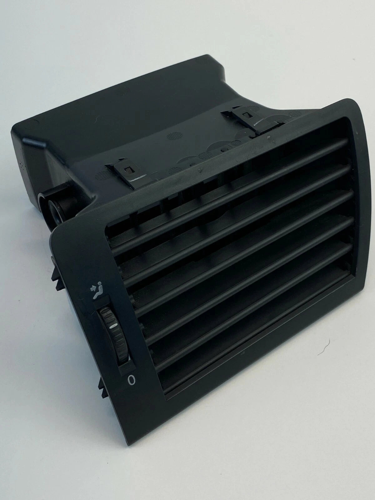 2009-2014 VOLKSWAGEN ROUTAN RIGHT PASSENGER SIDE DASH AC AIR VENT GRILLE OUTLET