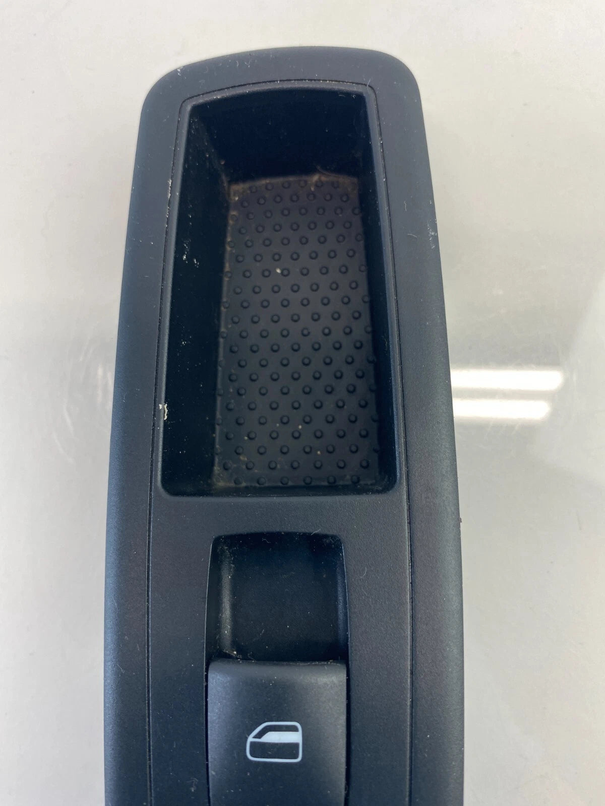 2012-2014 RAM C/V 09-14 TOWN & COUNTRY RIGHT FRONT DOOR WINDOW SWITCH & BEZEL