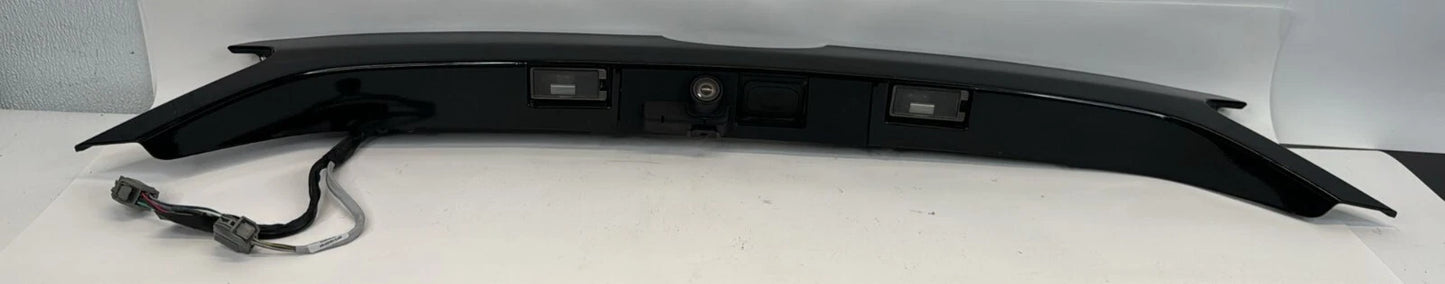 2013-2016 FORD FUSION SEDAN REAR TRUNK LID MOLDING TRIM FINISH PANEL DS73-F43404
