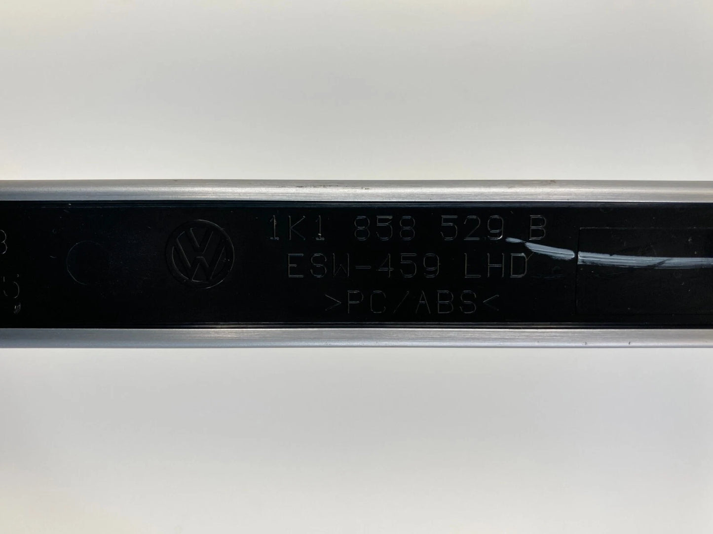 2006-2009 VOLKSWAGEN GTI DASH RIGHT GLOVE BOX MOLDING TRIM BEZEL 1K1858529 OEM