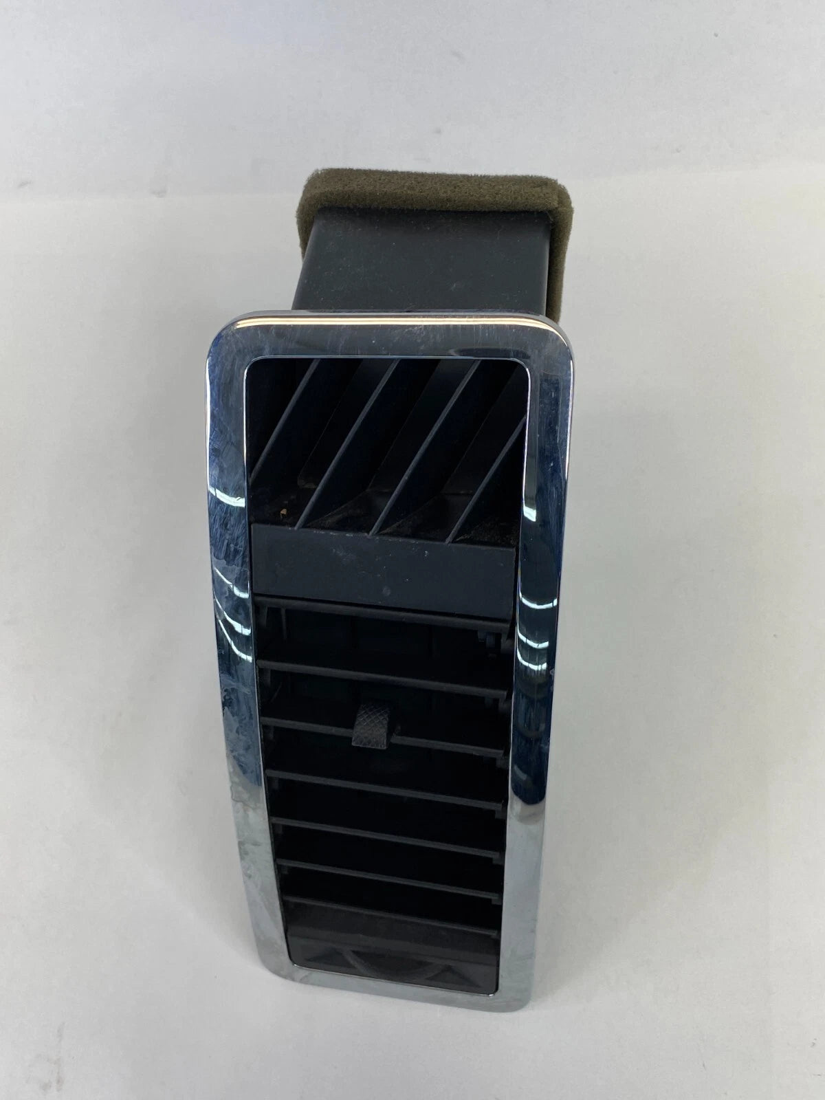 2008-2012 FORD ESCAPE DASH LEFT SIDE AC AIR VENT GRILL DUCT 8L84-78046B31-A