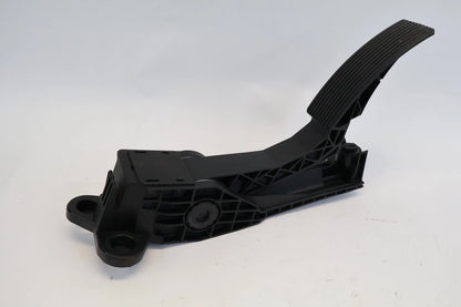 2006-2013 MERCEDES W251 R350 R500 ACCELERATOR GAS PEDAL SENSOR A1643000004 OEM