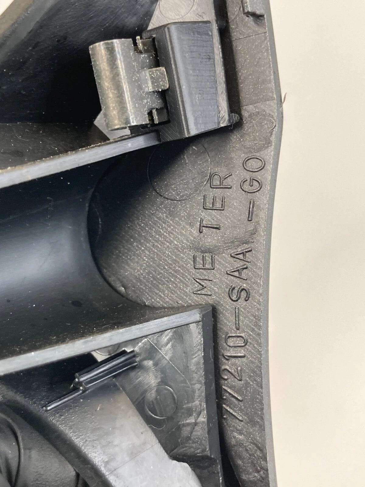 2007 2008 HONDA FIT HATCHBACK DASH CLUSTER SPEEDOMETER TRIM BEZEL 77210-SAA-G0