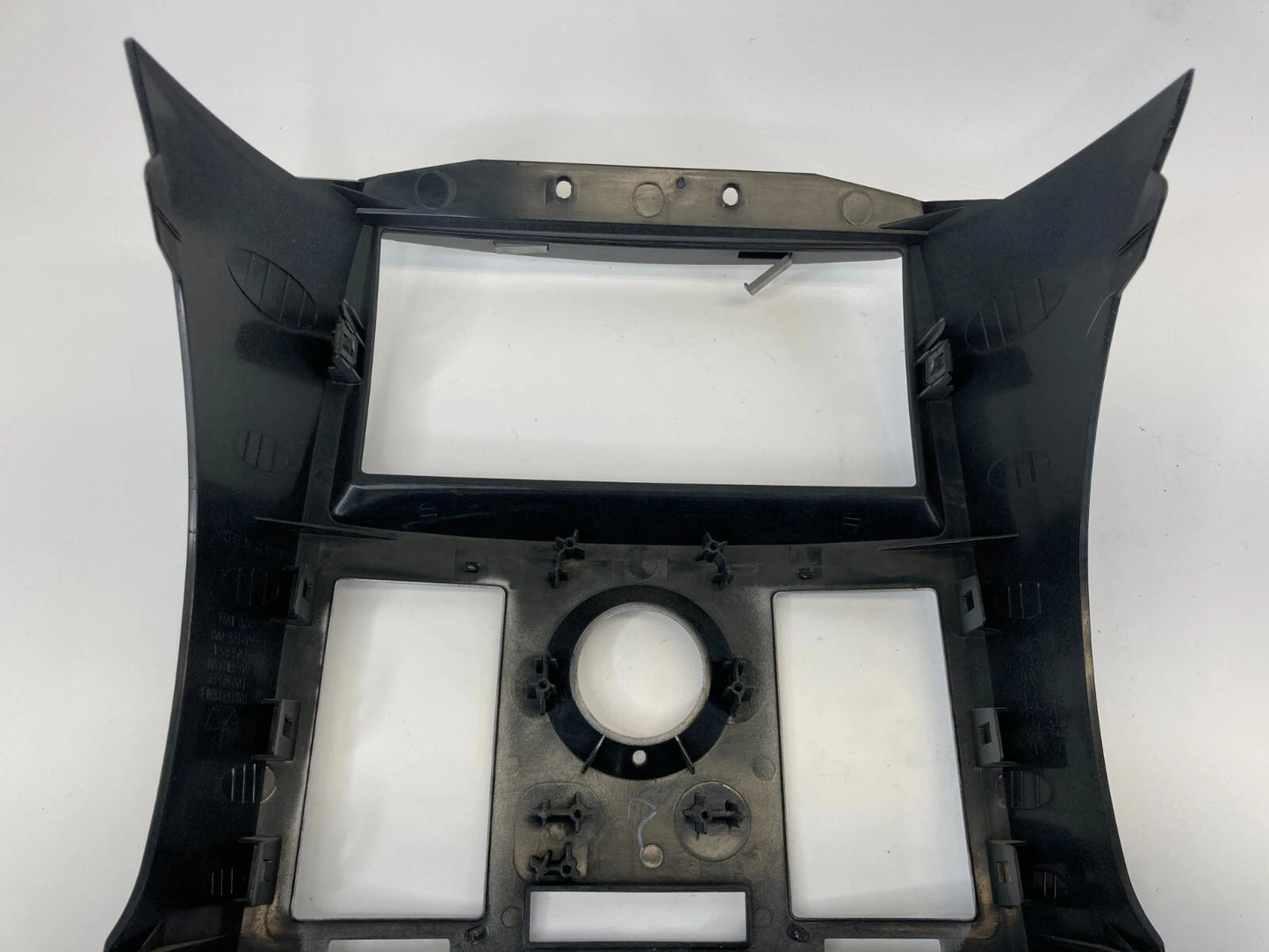 08-10 CHRYSLER TOWN & COUNTRY CENTER DASH RADIO BEZEL TRIM PANEL 1DR16TRMAB OEM