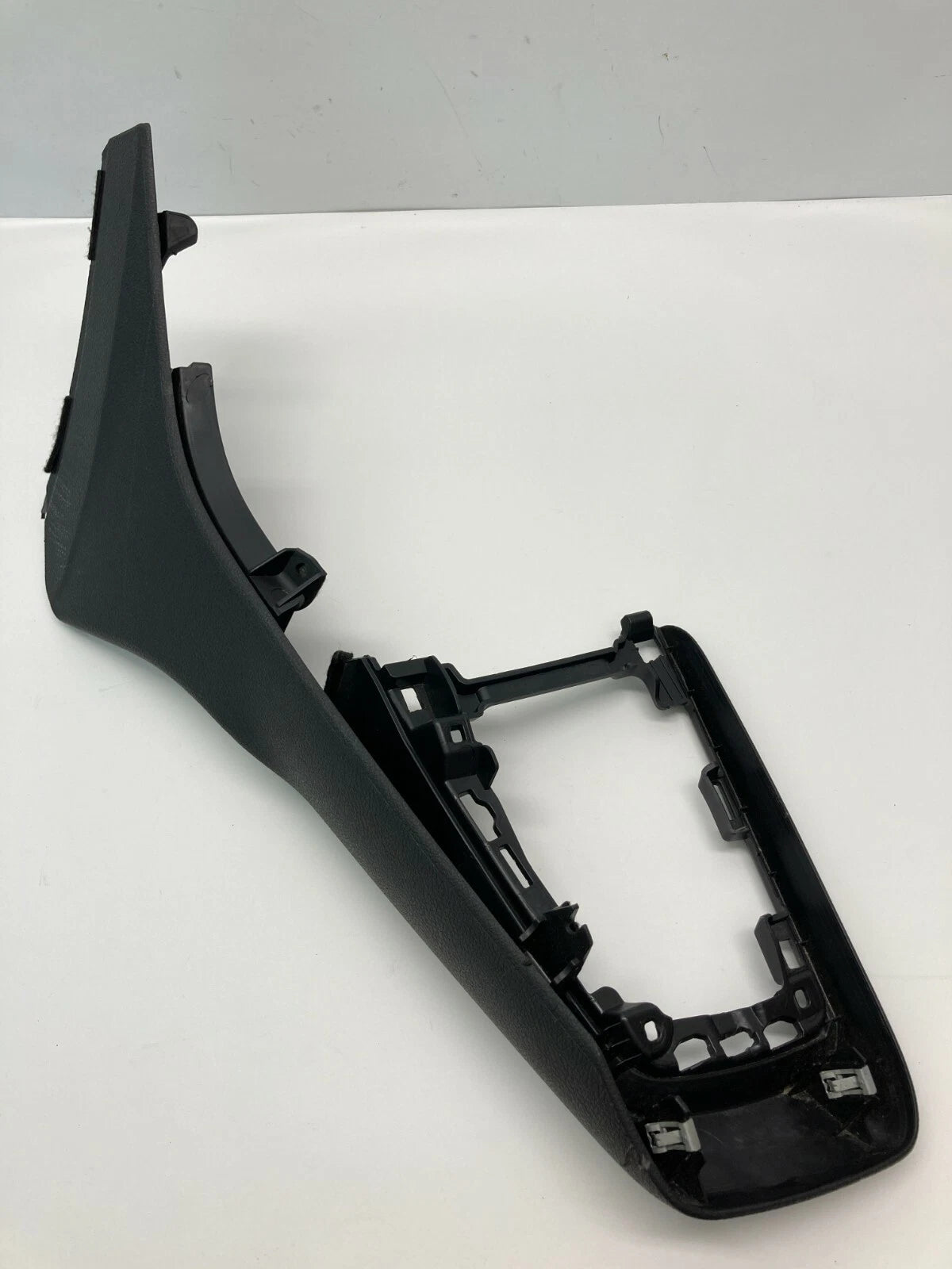 2012-2014 FORD FOCUS CENTER CONSOLE SHIFTER SURROUND COVER BEZEL TRIM BM51A045H9