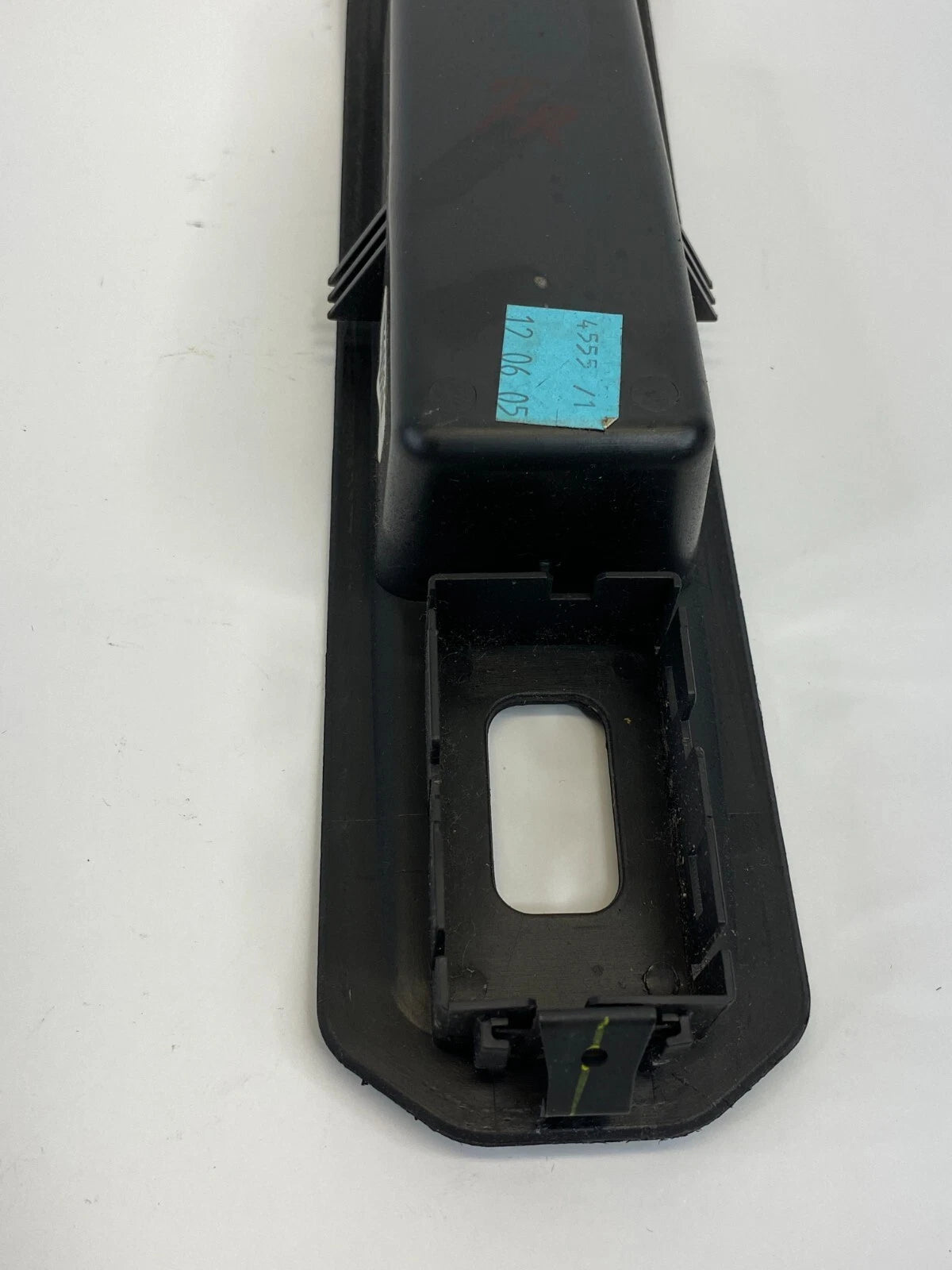 2004 2005 2006 CADILLAC SRX FRONT PASSENGER WINDOW SWITCH BEZEL 10299-JL467 OEM