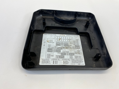 2000 GMC Yukon 5.3L 16V A/T Engine Fuse Relay Box Cover Cap Lid 15770210 OEM