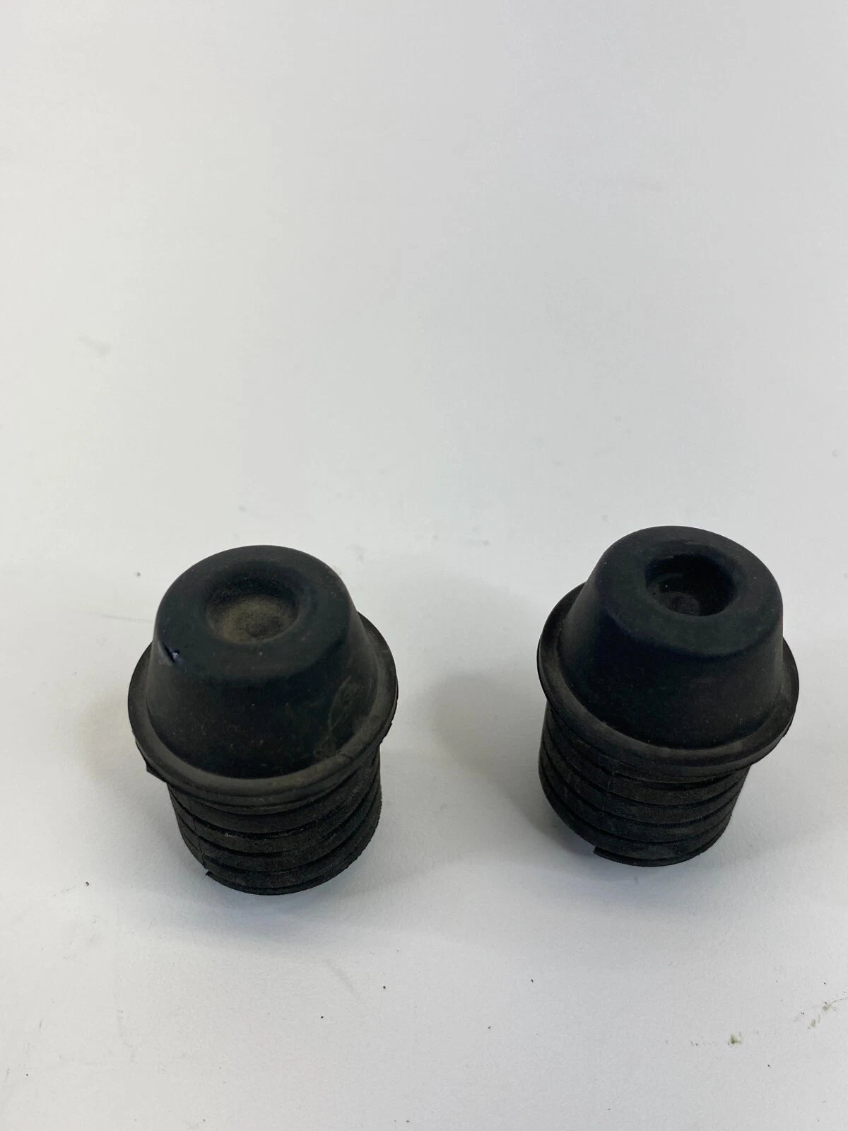 12-15 CHEVROLET CAPTIVA SPORT HOOD RUBBER CUSHION BUFFER STOPPER BUMPER PAIR OEM