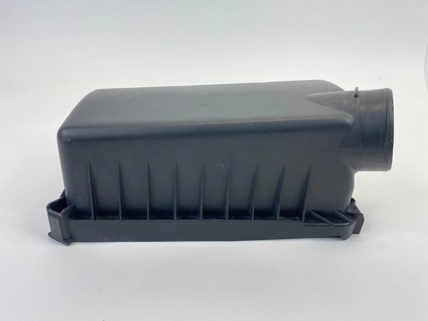 07-11 HYUNDAI ACCENT AIR CLEANER FILTER BOX UPPER HOUSING COVER 28111-1G000 OEM