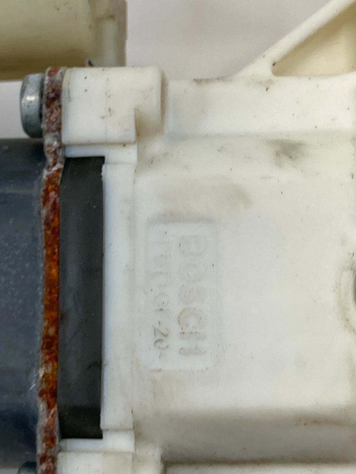 2004-2006 CADILLAC SRX REAR RIGHT SIDE DOOR POWER WINDOW MOTOR 996379102 OEM