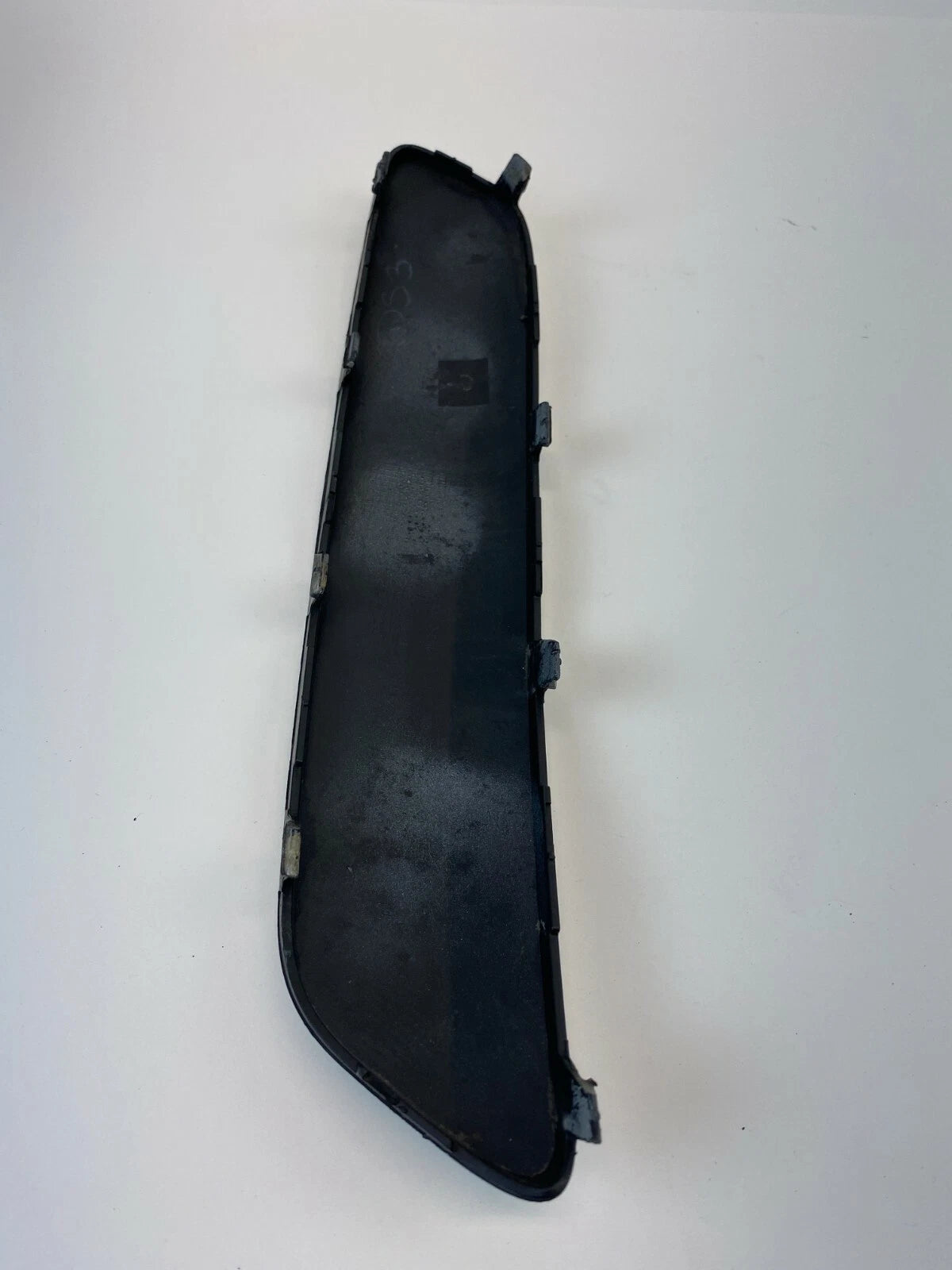 2005-2010 VOLKSWAGEN JETTA FRONT BUMPER RIGHT SIDE TRIM FILLER MOLDING COVER