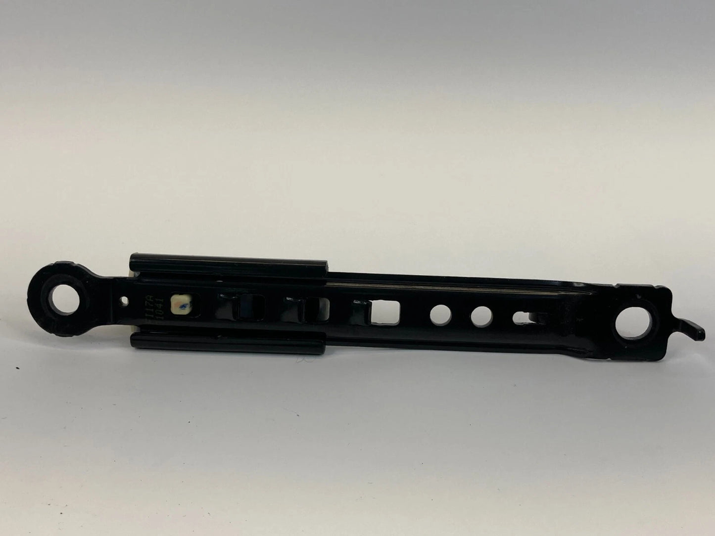 2011-2018 KIA FORTE SEDAN FRONT LEFT SIDE SEAT BELT HEIGHT ADJUSTER FR LH OEM