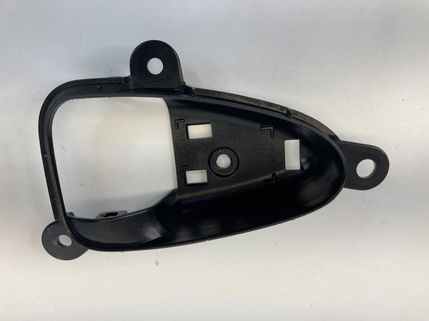 07-11 TOYOTA CAMRY FRONT RIGHT SIDE INTERIOR DOOR HANDLE COVER BEZEL 69277-06030