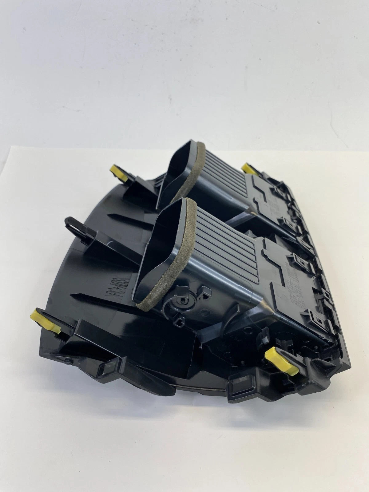 2009 10 11 TOYOTA COROLLA DASH CENTER A/C OUTLET AIR VENT W/CLOCK HAZARD SWITCH