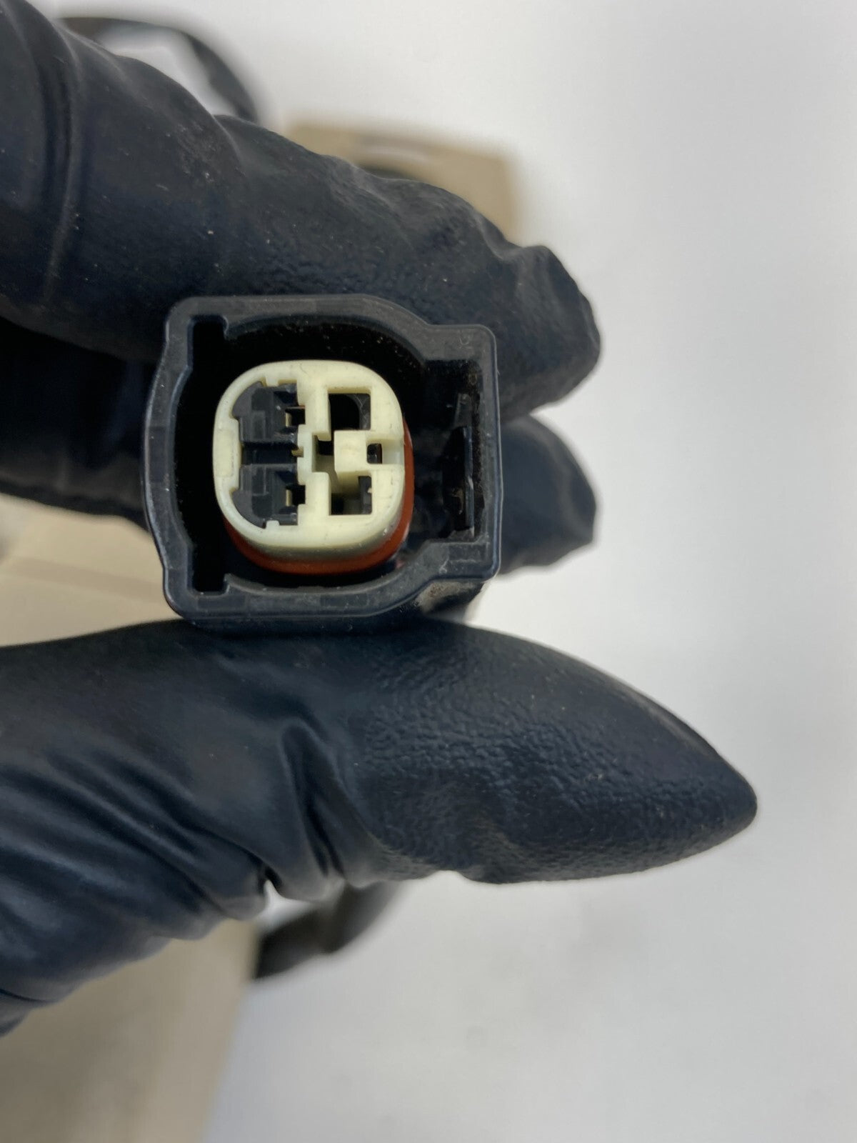 2001-2006 Lexus LS430 Front Left Driver Seat Belt Buckle E027603 OEM