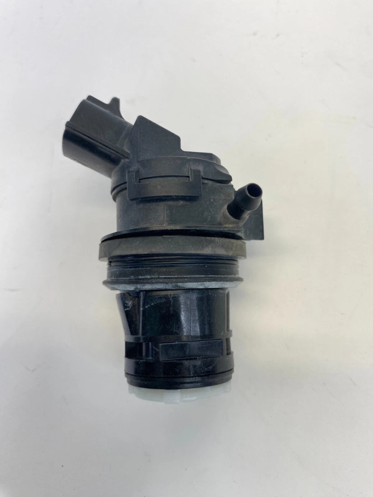 2014-2019 TOYOTA COROLLA WINDSHIELD WASHER PUMP MOTOR ASSEMBLY 85330-60190 OEM