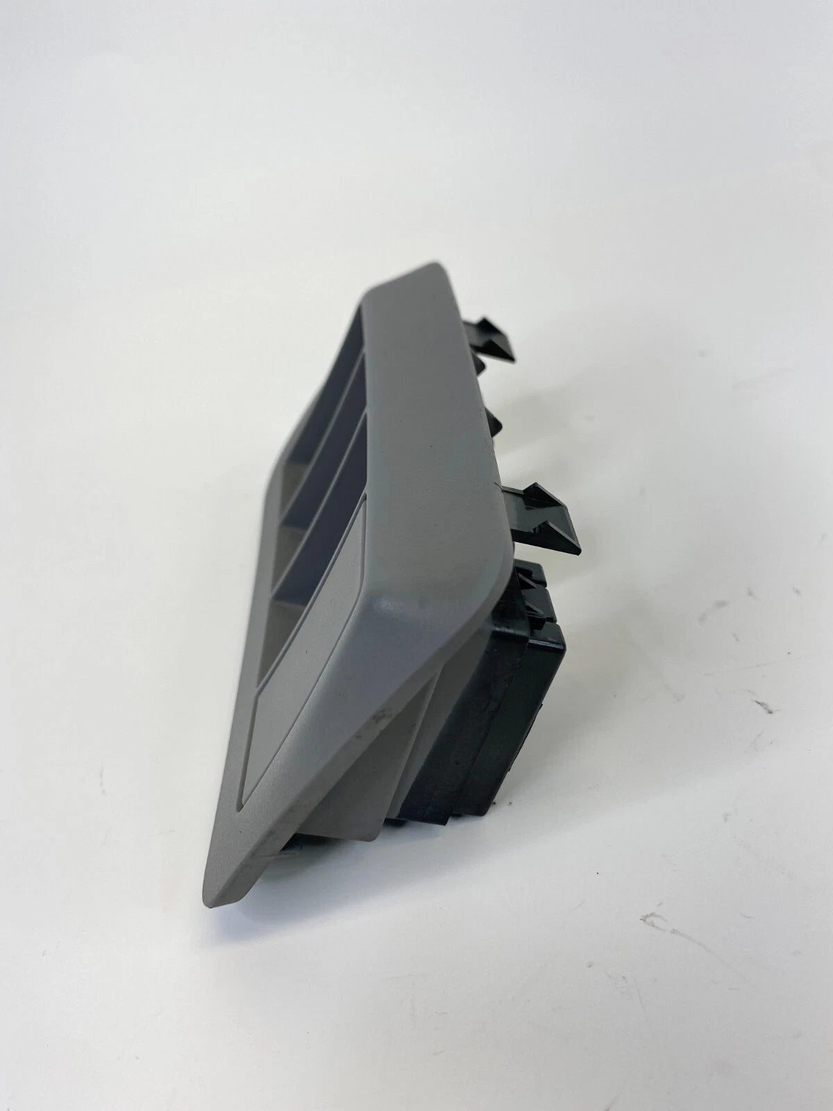 2007-2009 HYUNDAI SANTA FE DASH LEFT SIDE LOWER SWITCH COVER BEZEL 201003145 OEM