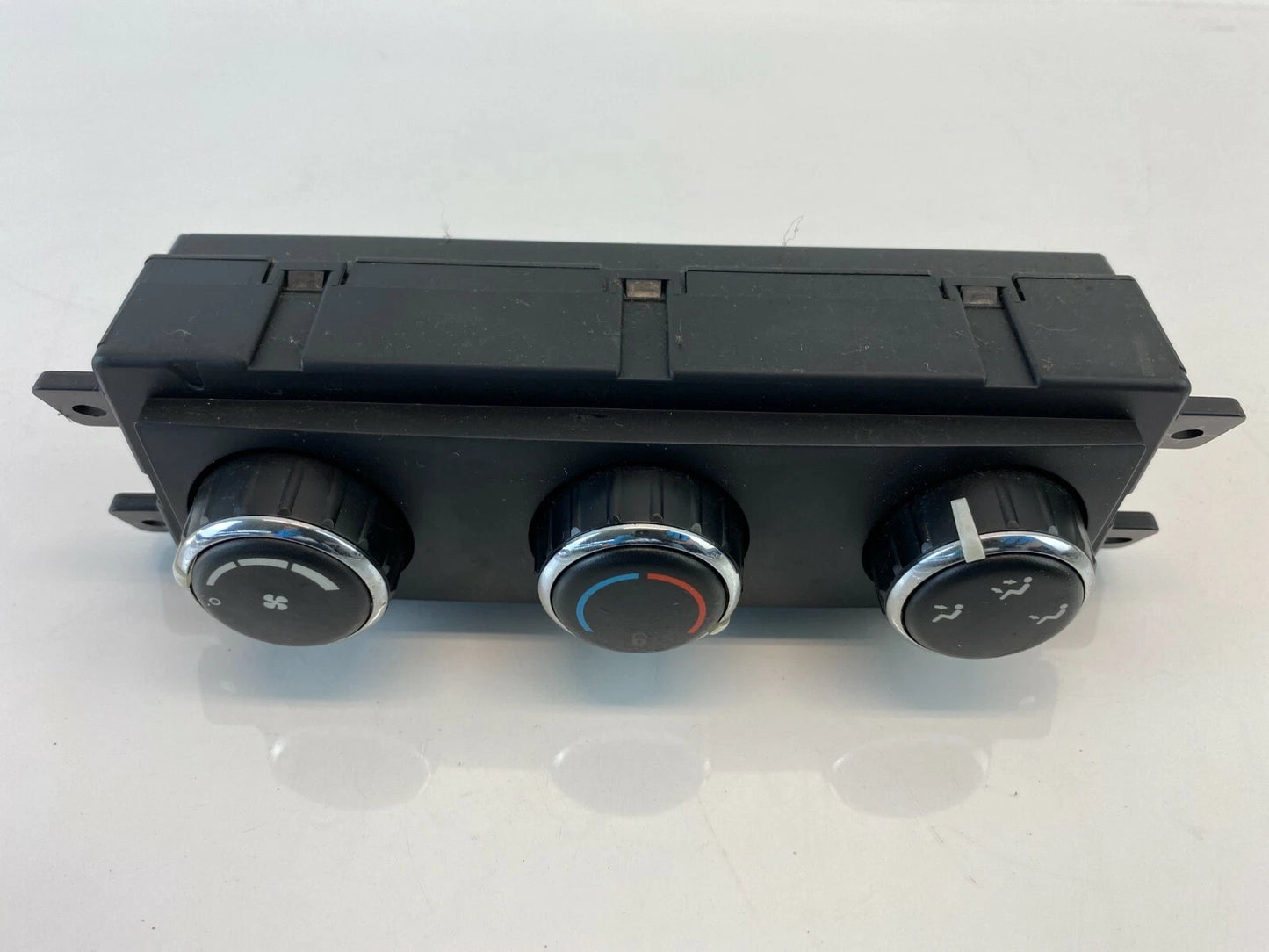 08-11 CHRYSLER TOWN & COUNTRY REAR ROOF MOUNTED A/C CLIMATE CONTROL 55111810AD