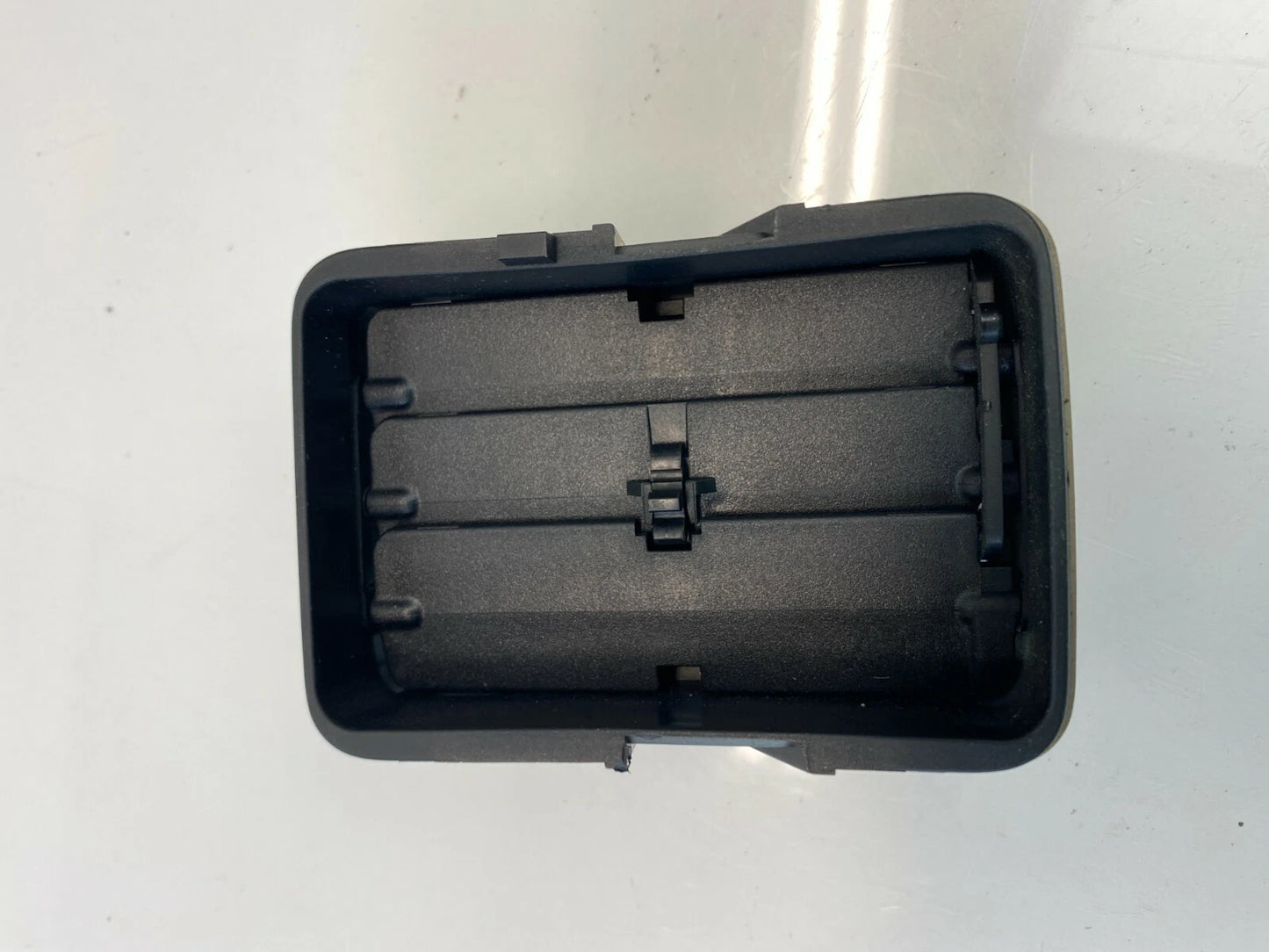 2005 2006 2007 MERCURY MARINER DASH AC HEATER AIR VENT OUTLET DUCT GRILLE OEM