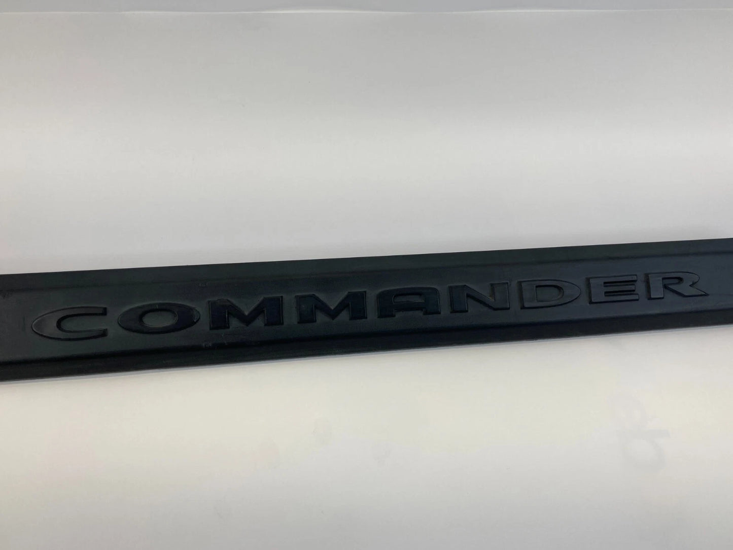 2006-2010 JEEP COMMANDER FRONT RIGHT EXTERIOR DOOR TRIM MOLDING 5JP68TRMAA OEM