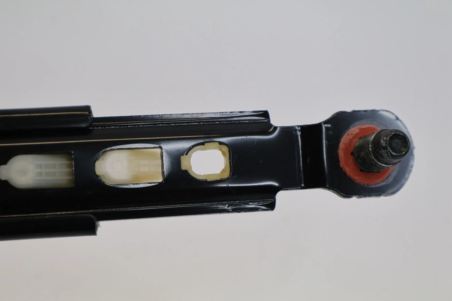 2012-2017 HYUNDAI ACCENT FRONT LEFT DRIVER SIDE SEAT BELT HEIGHT ADJUSTER
