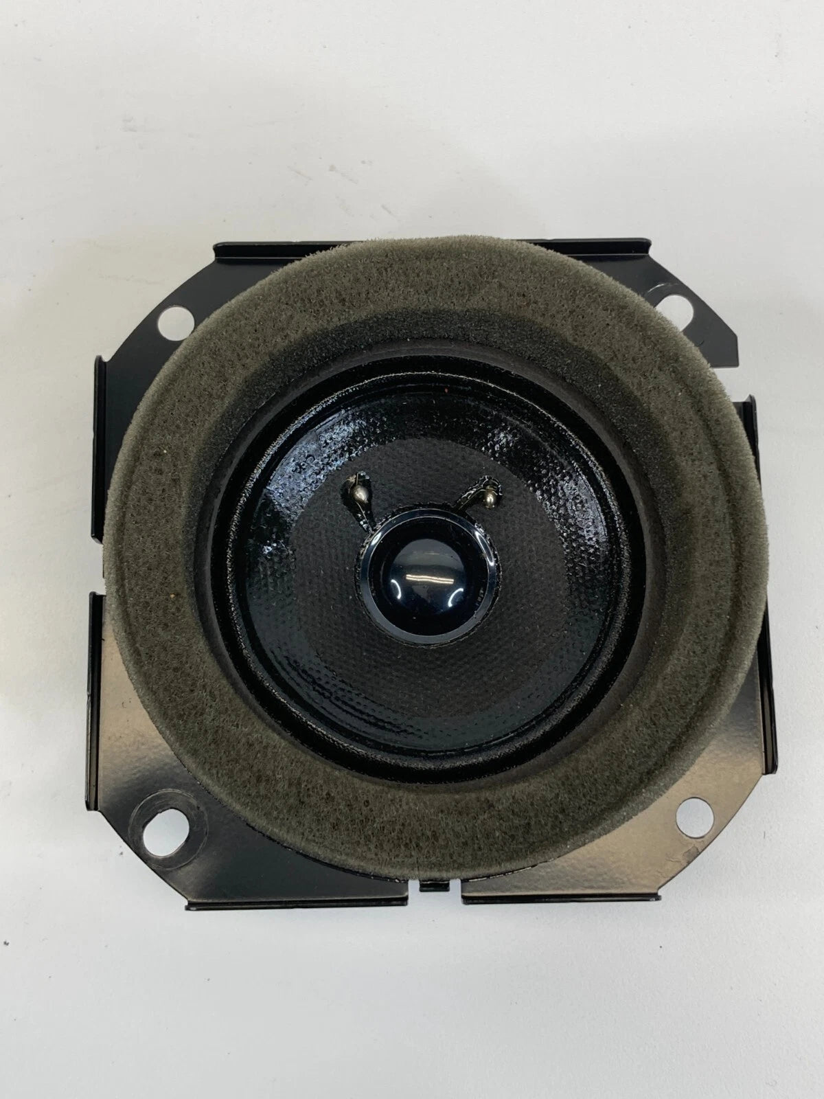 2010-2017 CHEVROLET TRAVERSE REAR LEFT QUARTER PANEL AUDIO SPEAKER BOSE 25982647