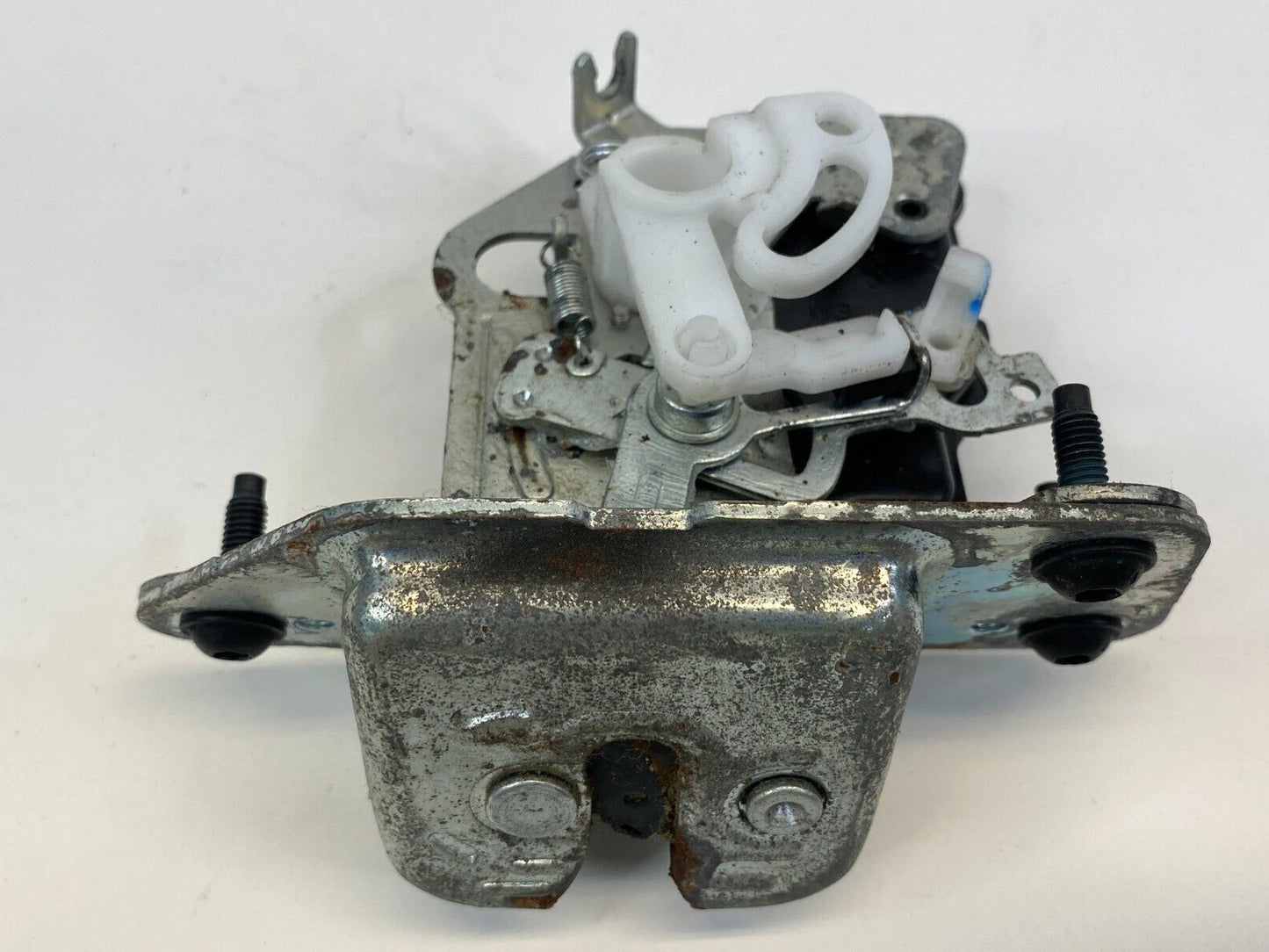 2007-2011 DODGE NITRO 08-12 LIBERTY REAR TRUNK LOCK LATCH ACTUATOR RELEASE OEM